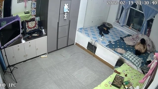 剧情演绎气质离异富姐入住酒店借口开关坏了色诱电工小哥穿着性感黑丝啪啪