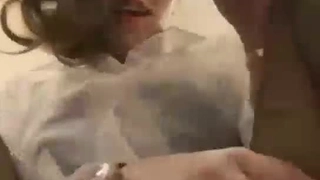 超性感！網襪高跟鞋腿玩年，脫下豹紋內褲，按摩器懟著騷穴震動，掰穴塞入爽翻