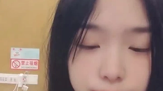 大奶子女友沙发口爆，有验证