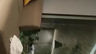一大早大屌洋肠男友就叫华裔大奶女友帮他口交被射满脸