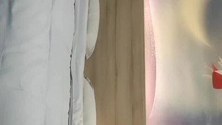 黑莓车模女友下水，极品尤物充气娃娃一样的身材【约妹看下遍简阶】