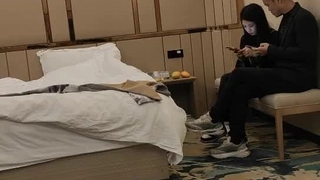 【新片速递】蓝色短发超甜美女 ！近期下海大尺度收费房 ！黑丝美腿翘起抽插 ，从下往上视角揉穴 ，地上张开双腿套弄[997MB/MP4/01:26:54]