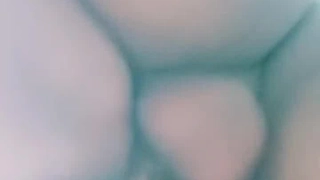 少女变性人在宿舍房间里用网络摄像头自慰