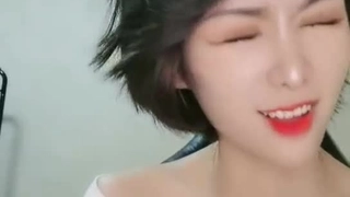 男人的战争刺激！国庆同学聚会KTV旧情复发直接当着其他同学面所爱！女主看简阶约