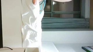 MIDV-541 元気！可愛い！エロい！が揃ってる！ 逸材新人AVDebut