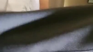 彩妆学校骚妻边玩手机边享受被舔逼的乐趣